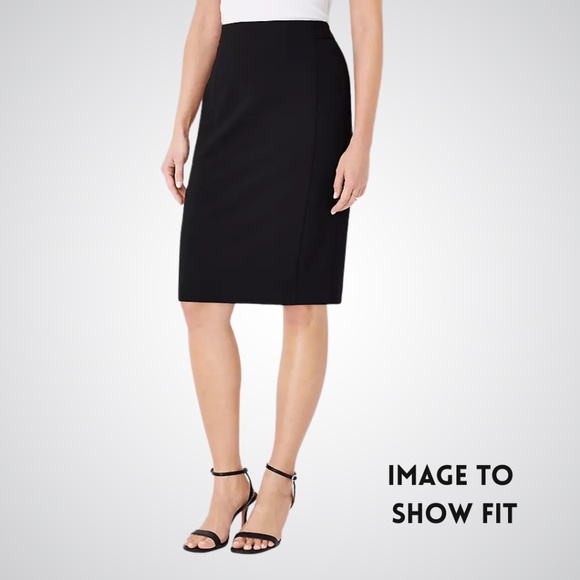 Ann Taylor The Petite Seamed Pencil Skirt - Size 4P - Black w Pattern - Picture 1 of 4